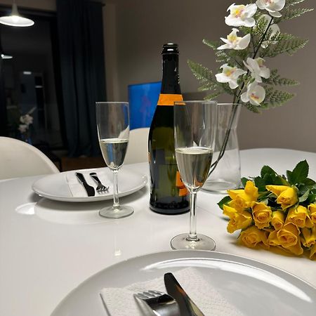 Apartment 4 Room, 2 Bath, Parking Prag Eksteriør billede
