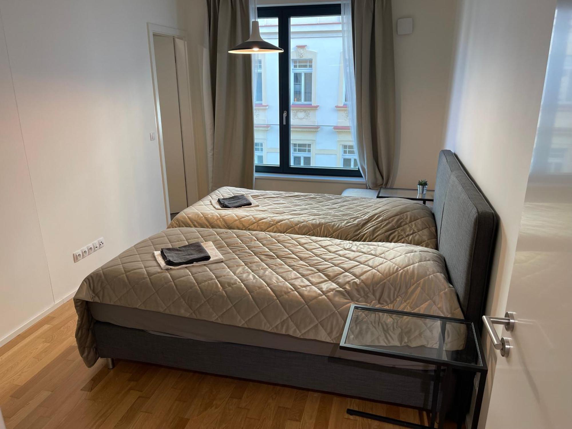 Apartment 4 Room, 2 Bath, Parking Prag Eksteriør billede